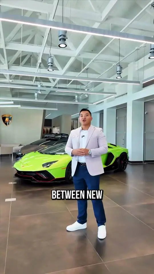 Lamborghini Sarasota: Dealership tour video